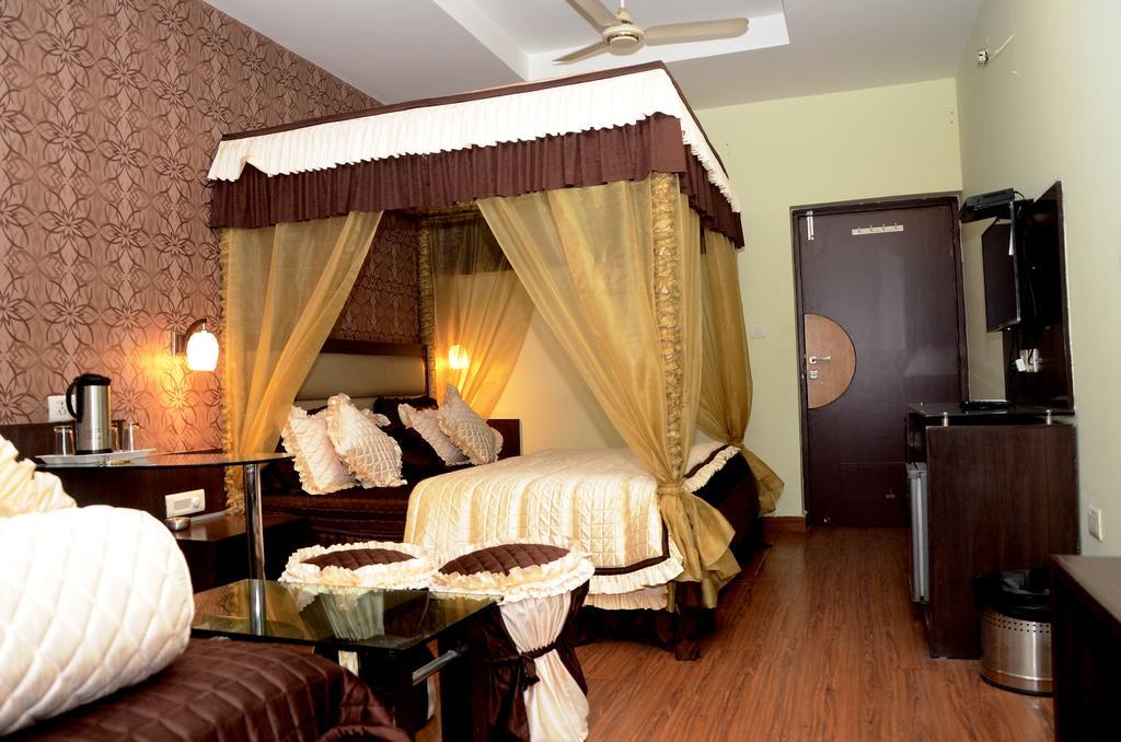 Hotel Kartikey Jaipur Ngoại thất bức ảnh