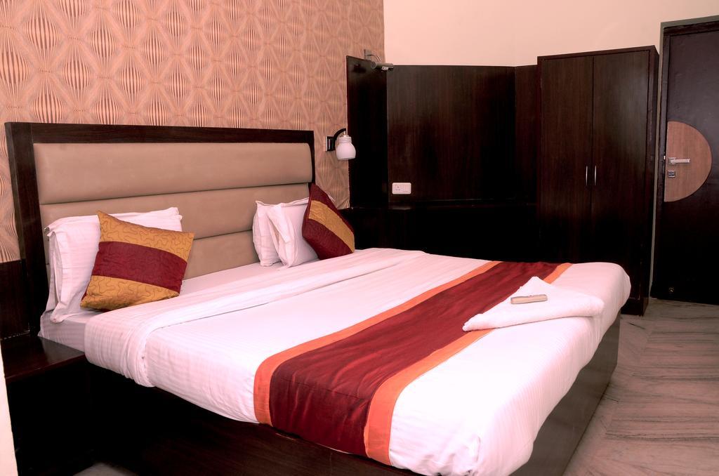 Hotel Kartikey Jaipur Ngoại thất bức ảnh