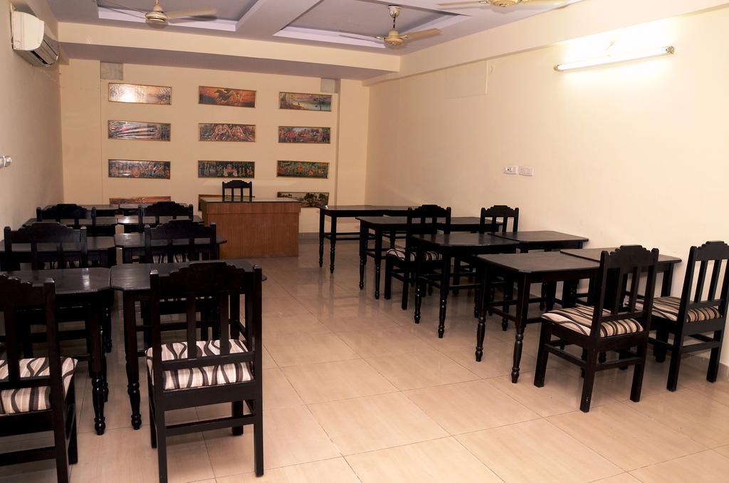 Hotel Kartikey Jaipur Ngoại thất bức ảnh